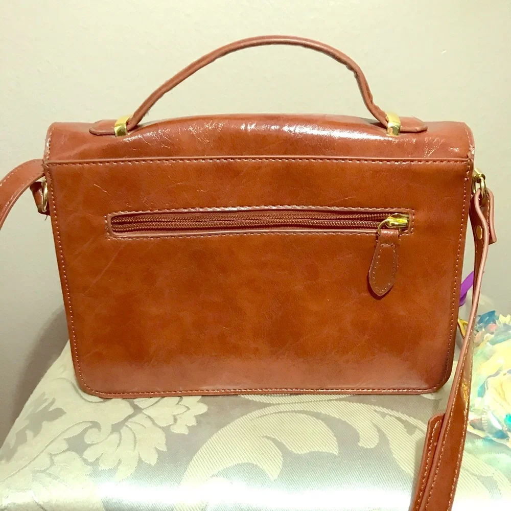 Cooperative women’s crossbody, polyvinyl - Picture 9 of 11